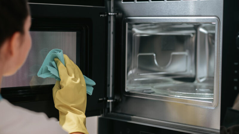 Come cambiare il vetro del microonde?